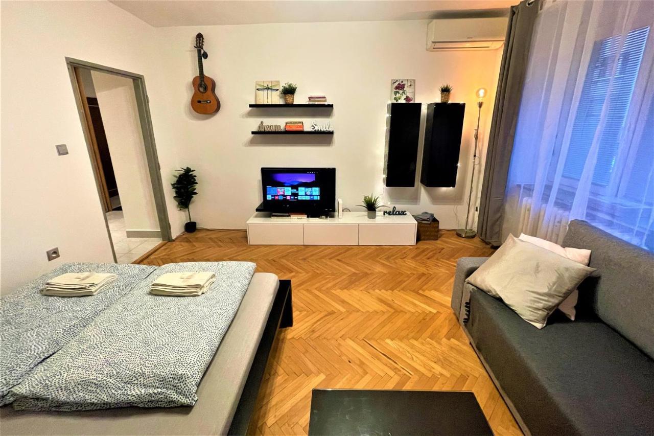 Apartment Helen - Old Town, Ac Братислава Экстерьер фото