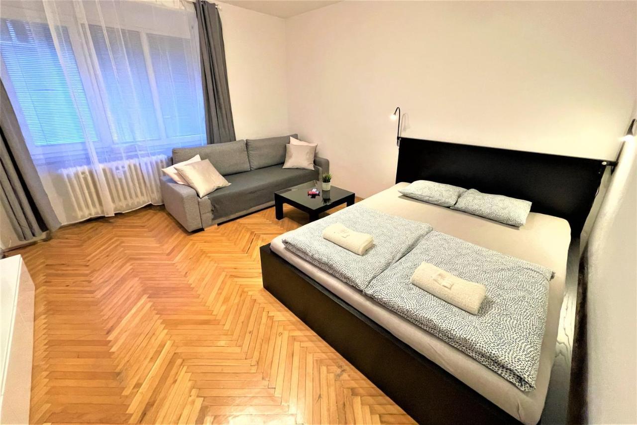 Apartment Helen - Old Town, Ac Братислава Экстерьер фото