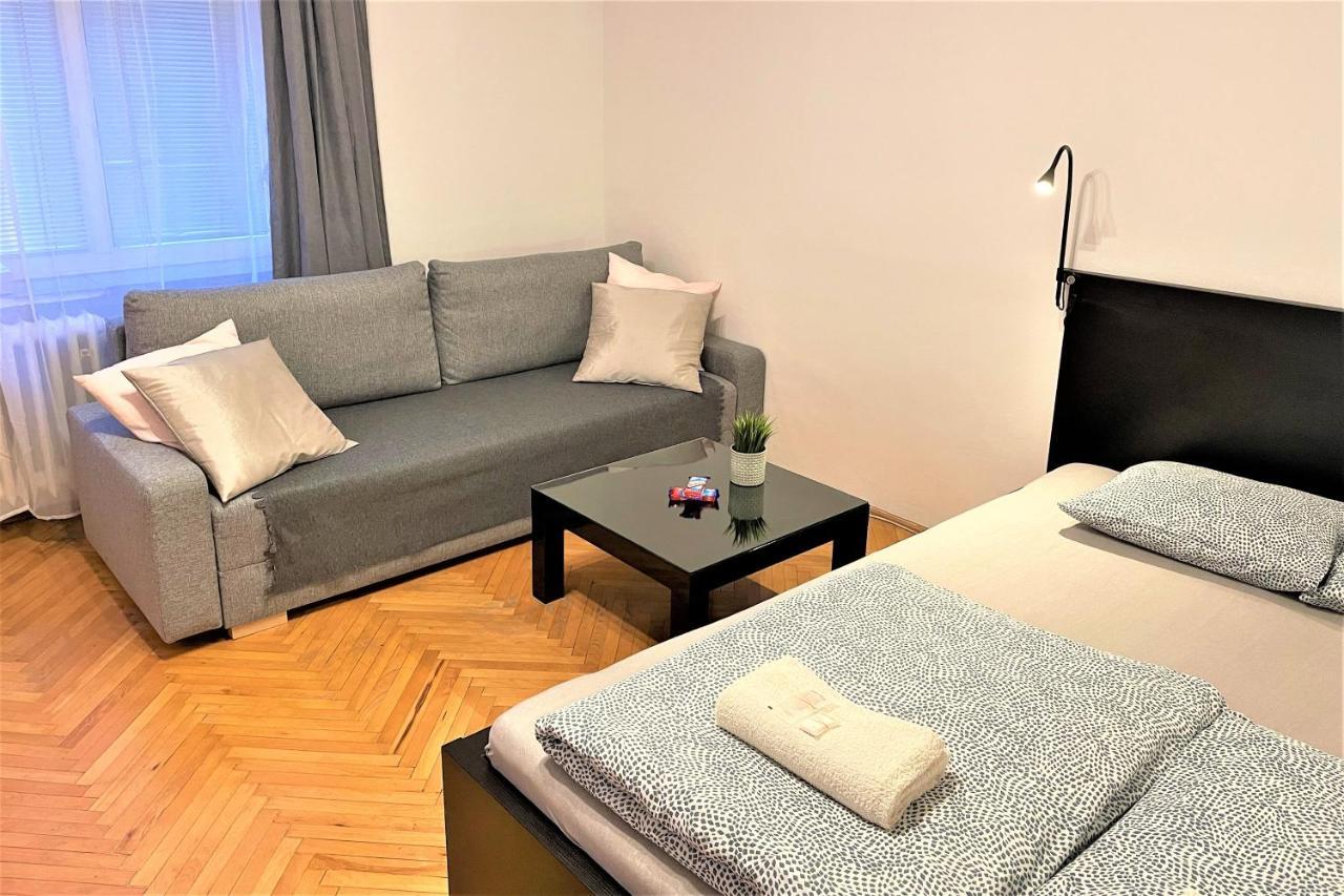 Apartment Helen - Old Town, Ac Братислава Экстерьер фото