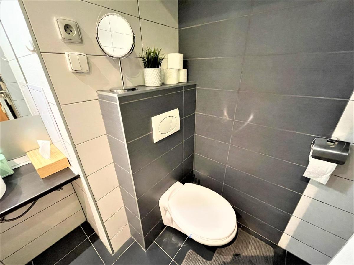 Apartment Helen - Old Town, Ac Братислава Экстерьер фото